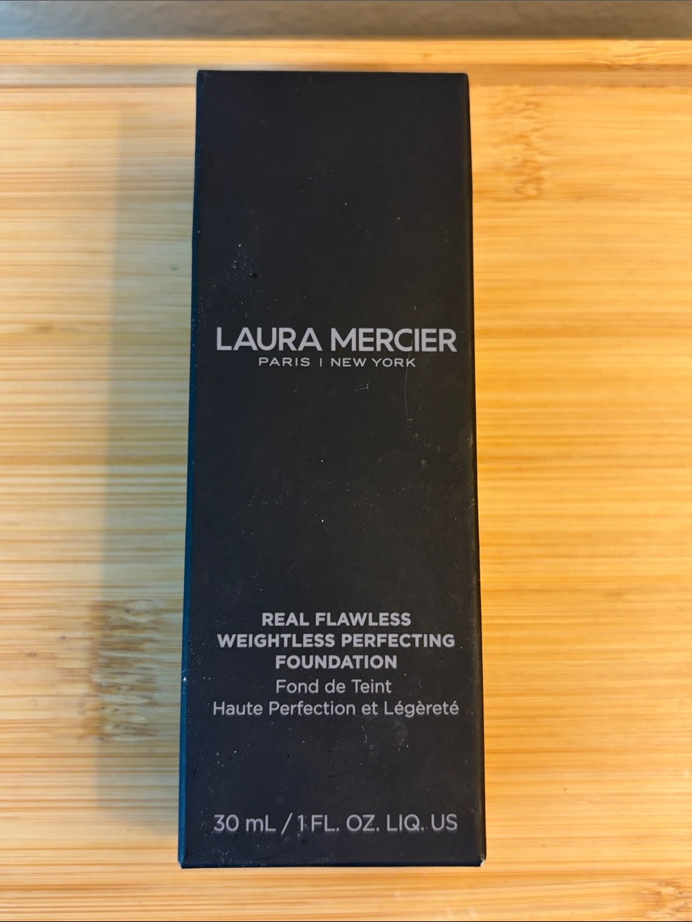 laura mercier Real Flawless Weightless Perfecting Foundation - Black